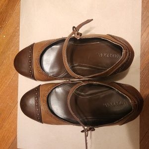 Dress pumps